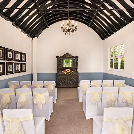 Trenython Manor 度假村