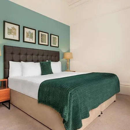 Trenython Manor 度假村 4*
