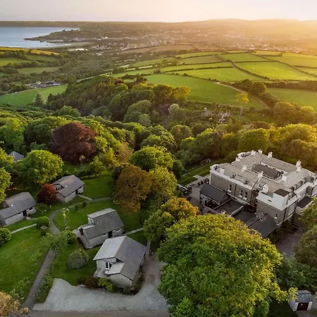 Trenython Manor 4*