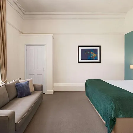 Trenython Manor 4* 福伊